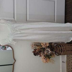 Vintage Elegant Lace Trim Nightgown